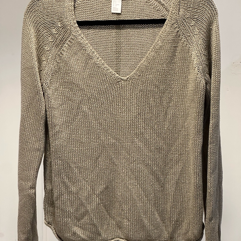 H&M V-Neck Sweater in Light Green-Gray